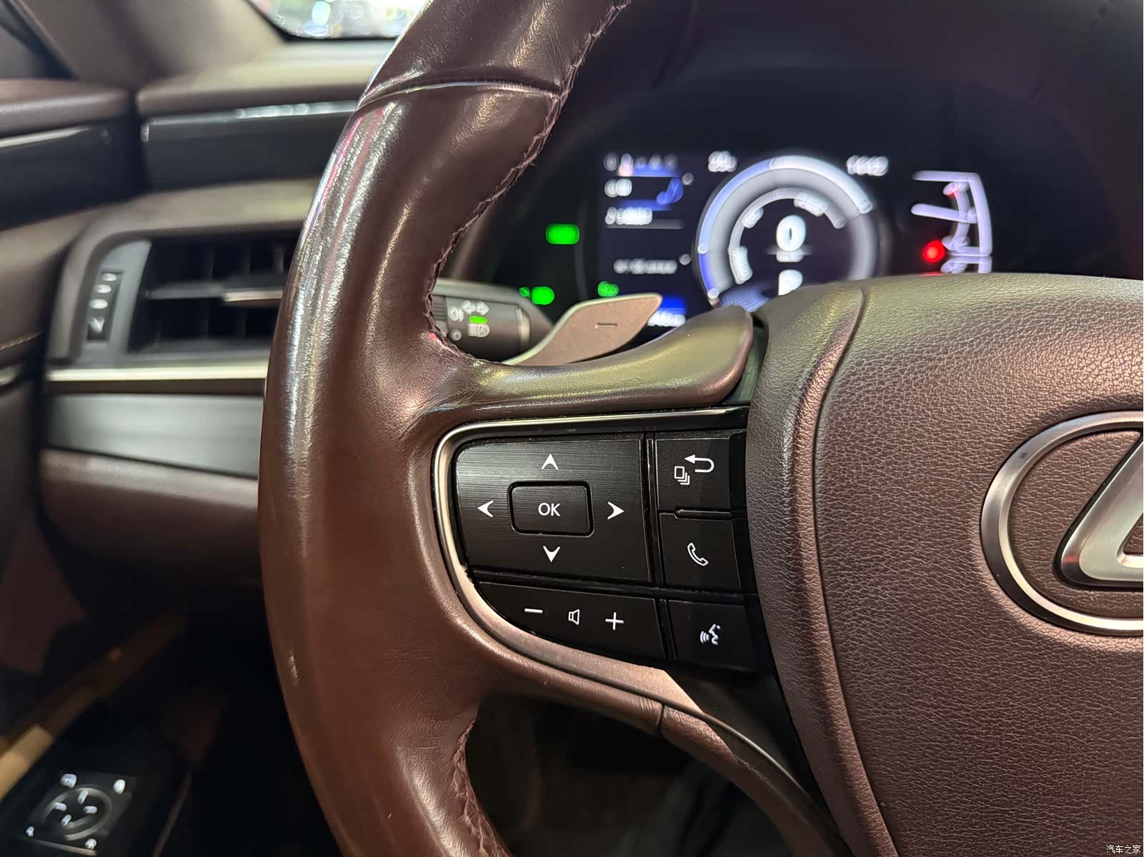 Lexus ES, 2020 8