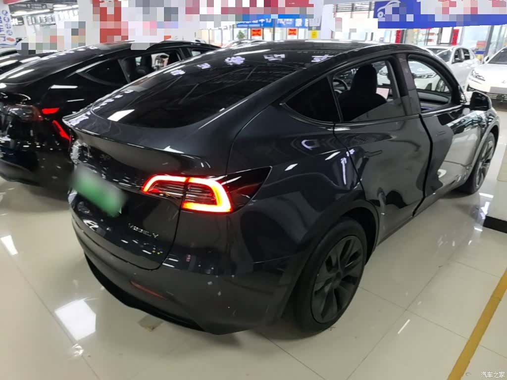 Tesla Model Y, 2024 7