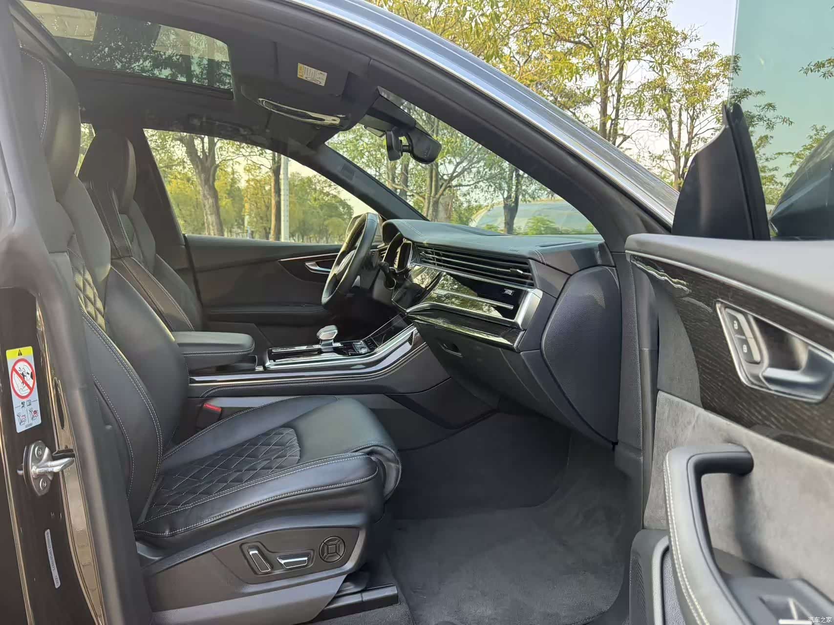 Audi Q8, 2024 4