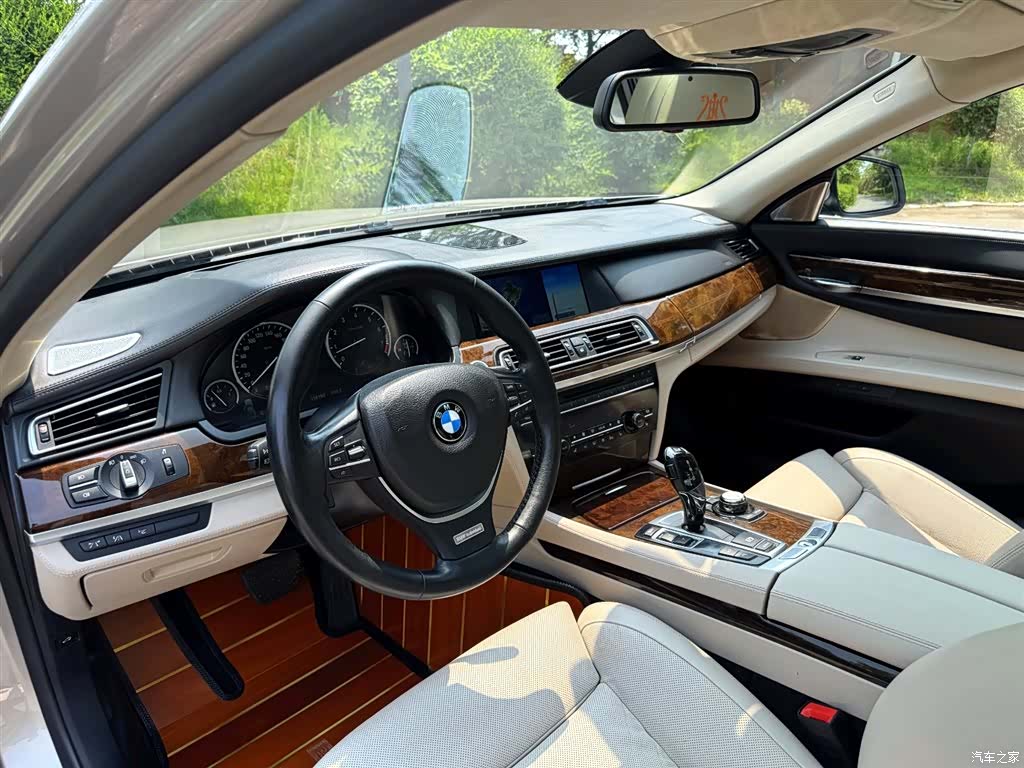 BMW 7 Series, 2012 8