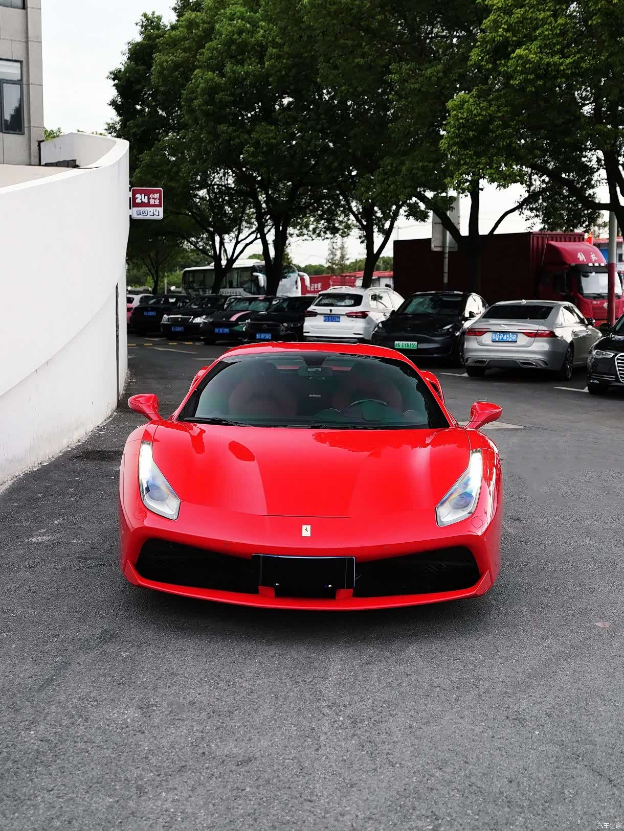Ferrari 488, 2017 3