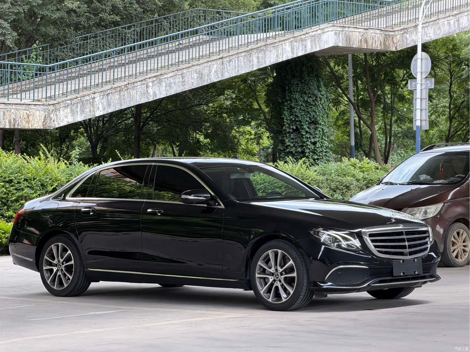 Mercedes-Benz E-Class, 2019 3