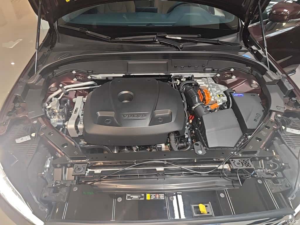 Volvo XC60, 2025 20