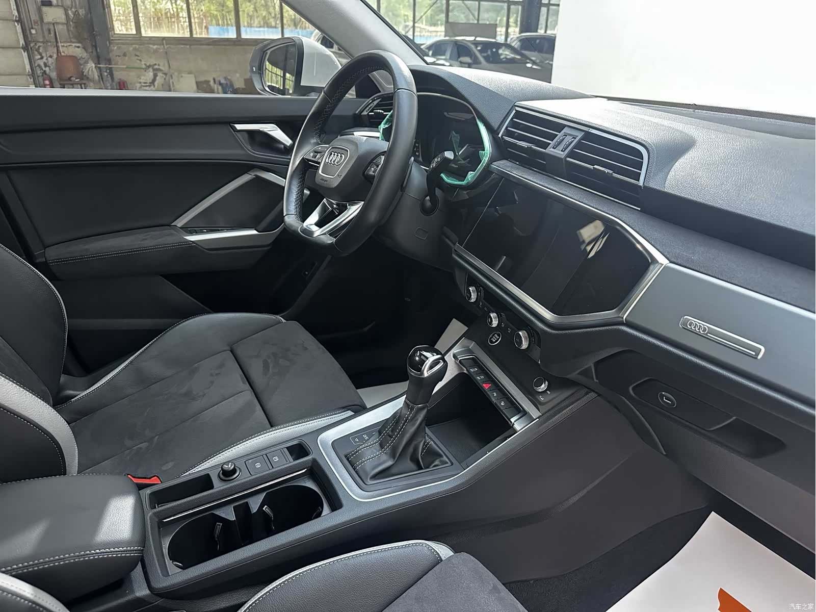 Audi Q3, 2022 9