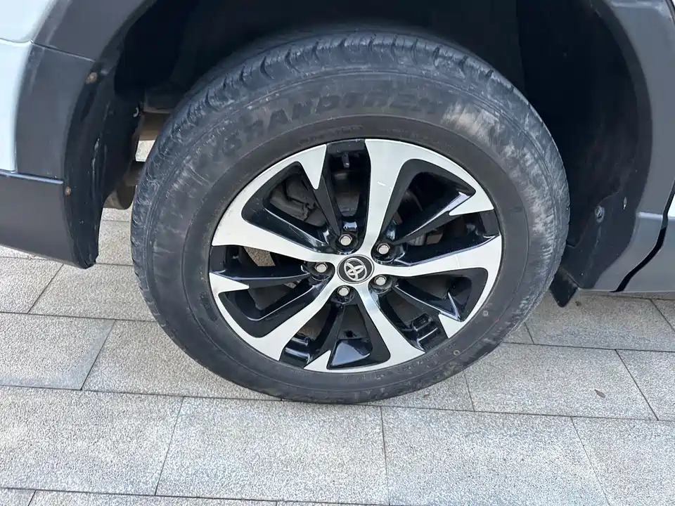 Toyota RAV4 Rongfang