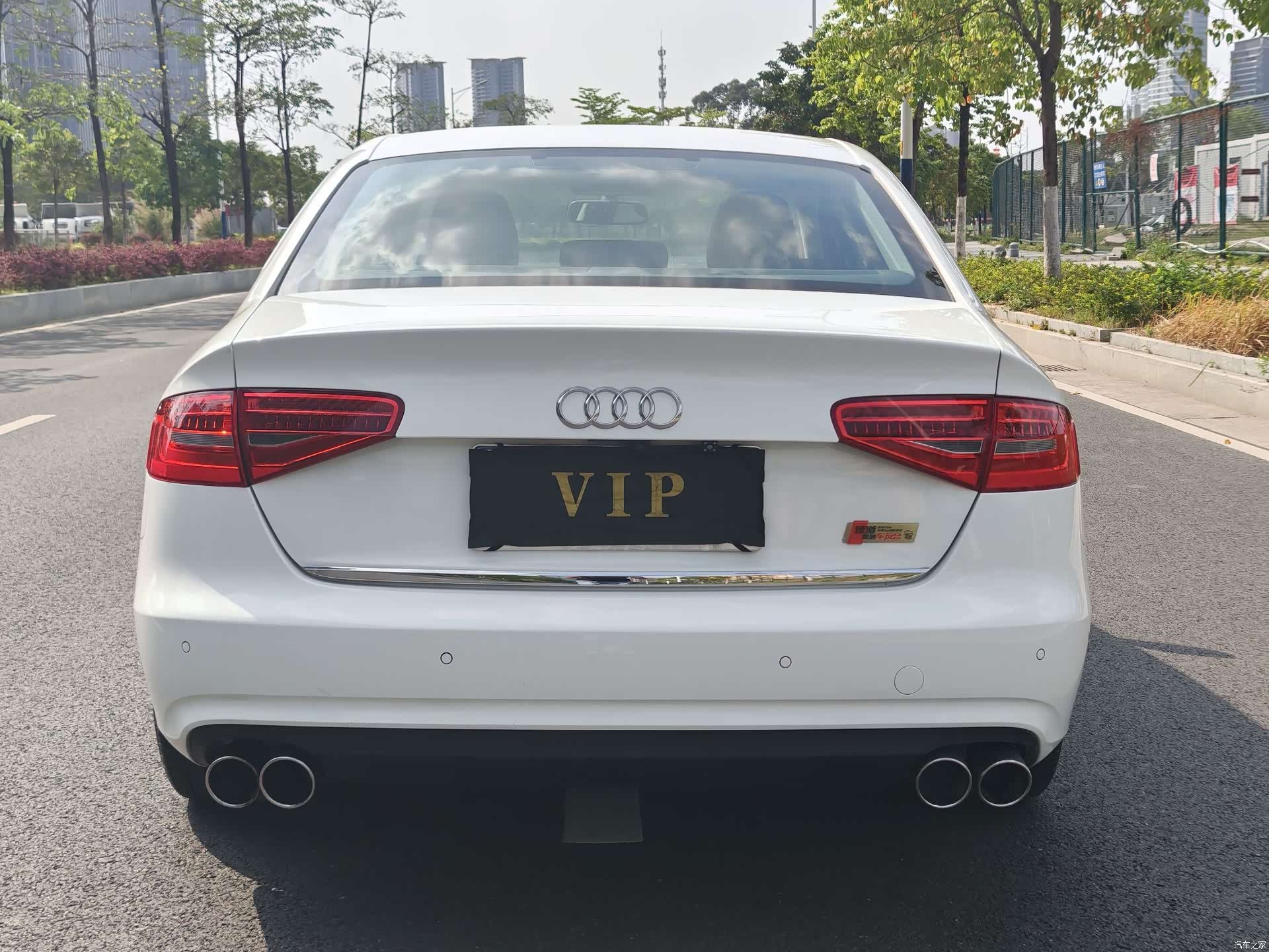 Audi A4L, 2015 11