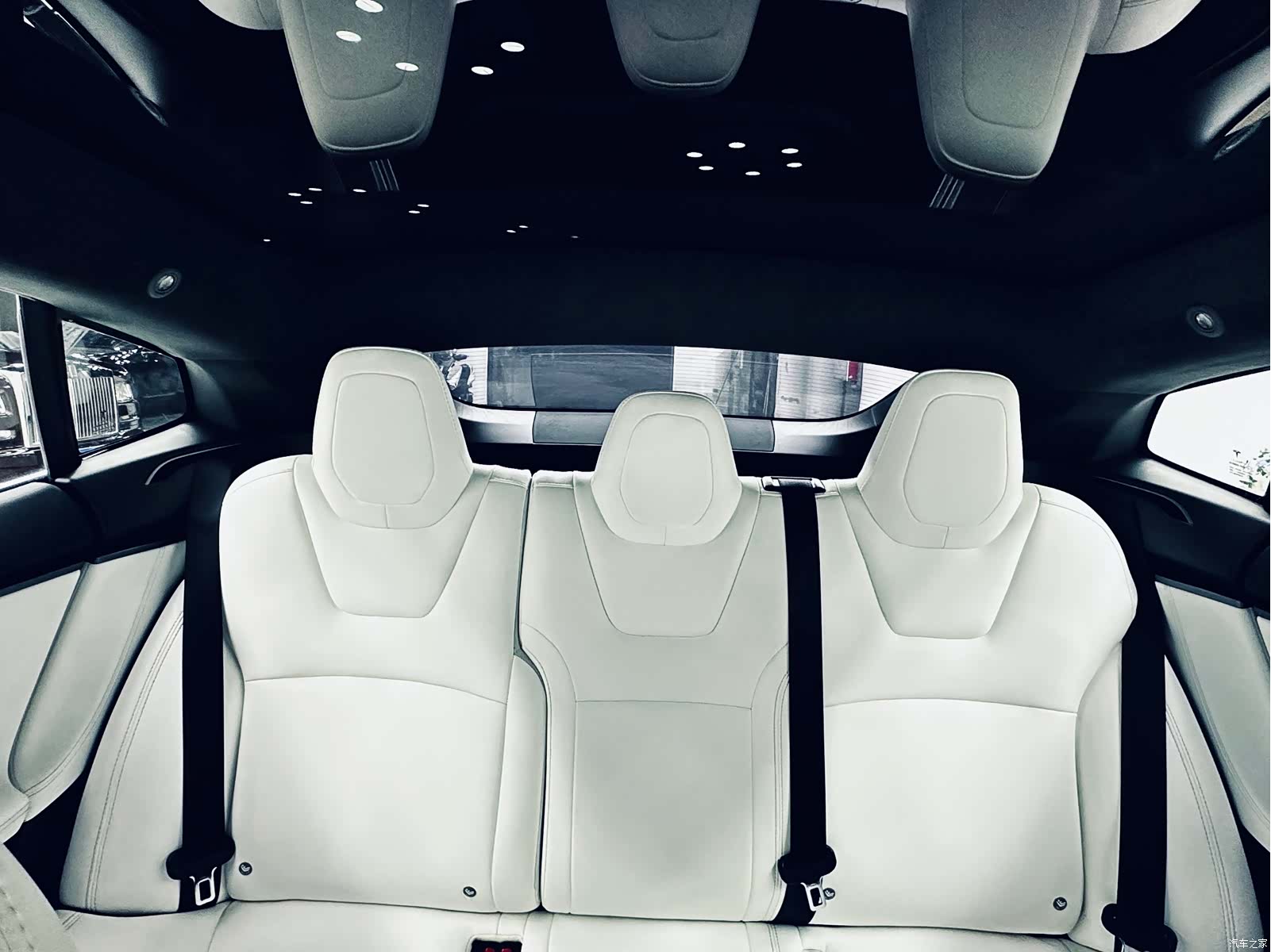 Tesla Model S, 2020 16