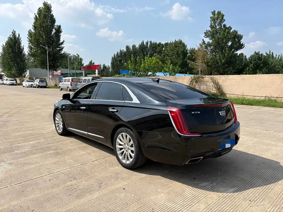 Cadillac XTS