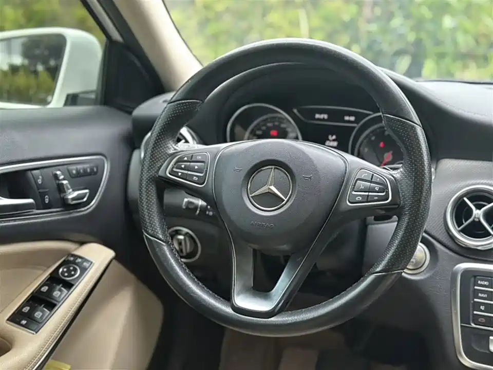 Mercedes-Benz GLA