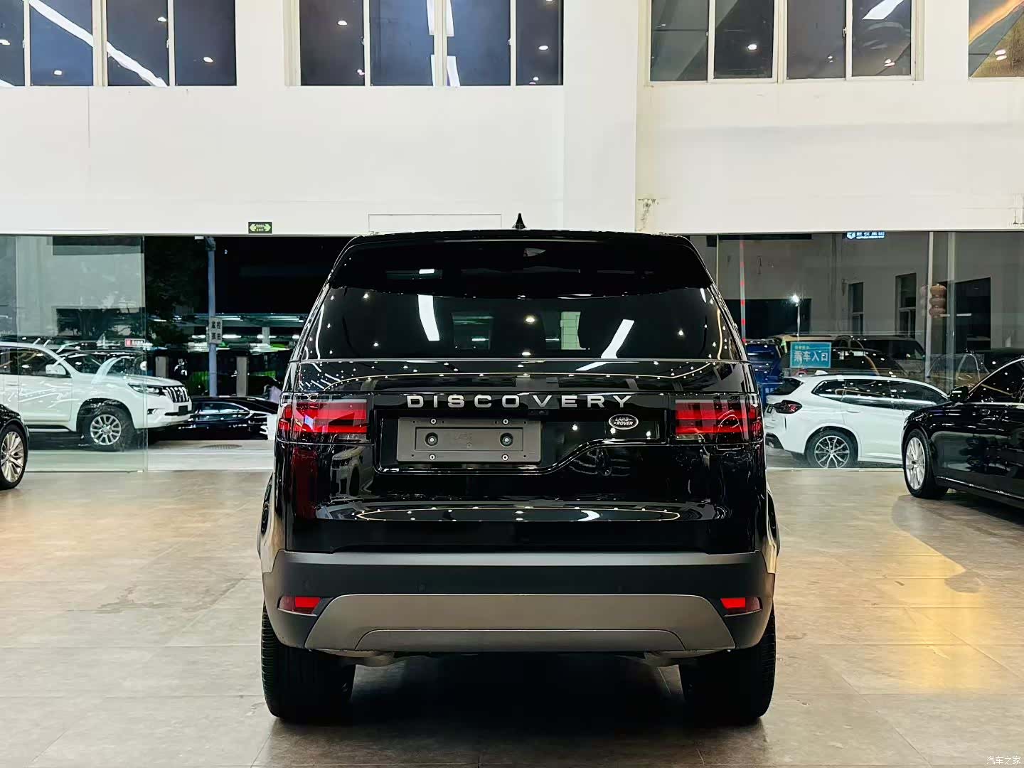 Land Rover Discovery, 2023 все фото