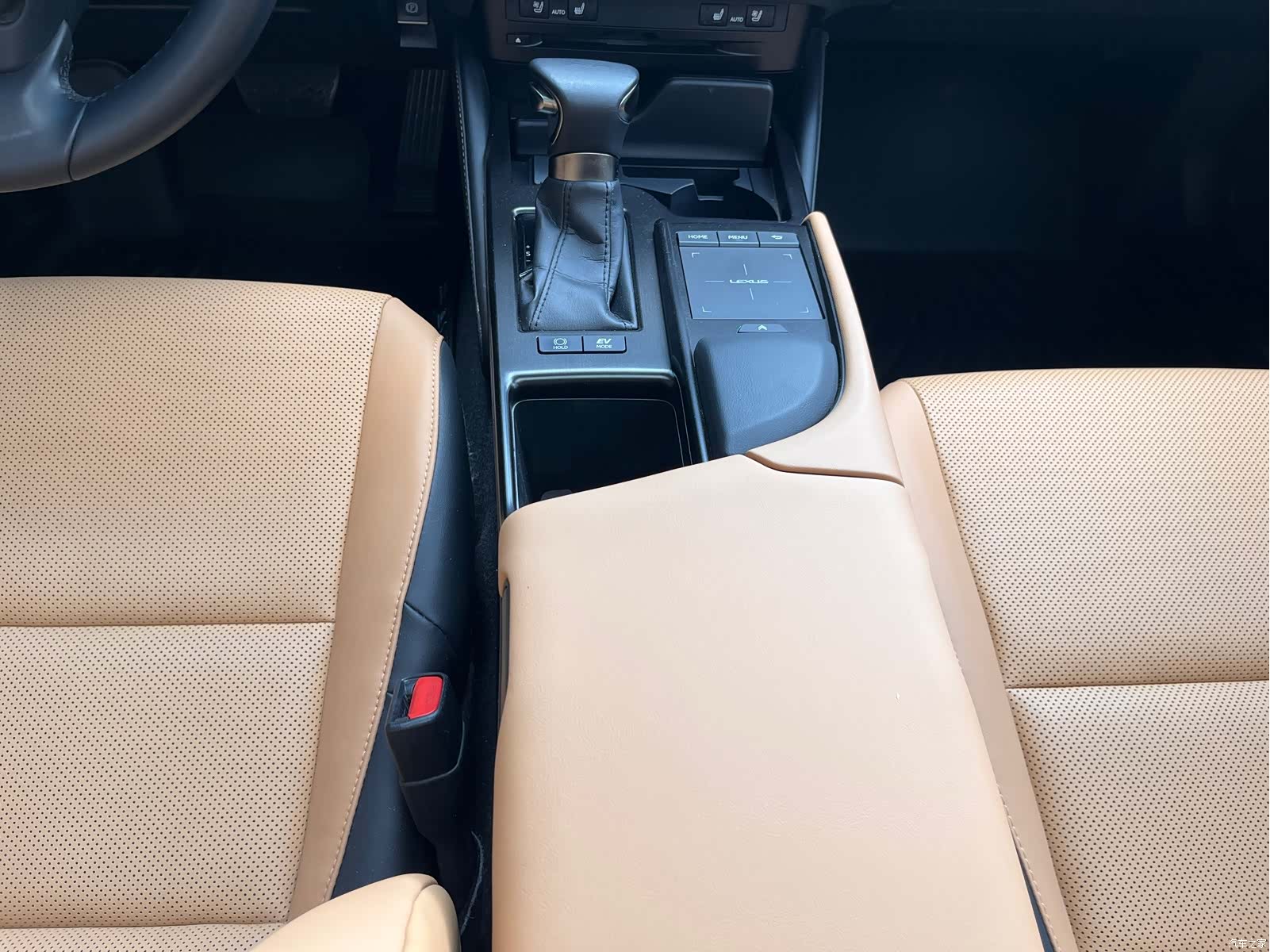 Lexus ES, 2022 21