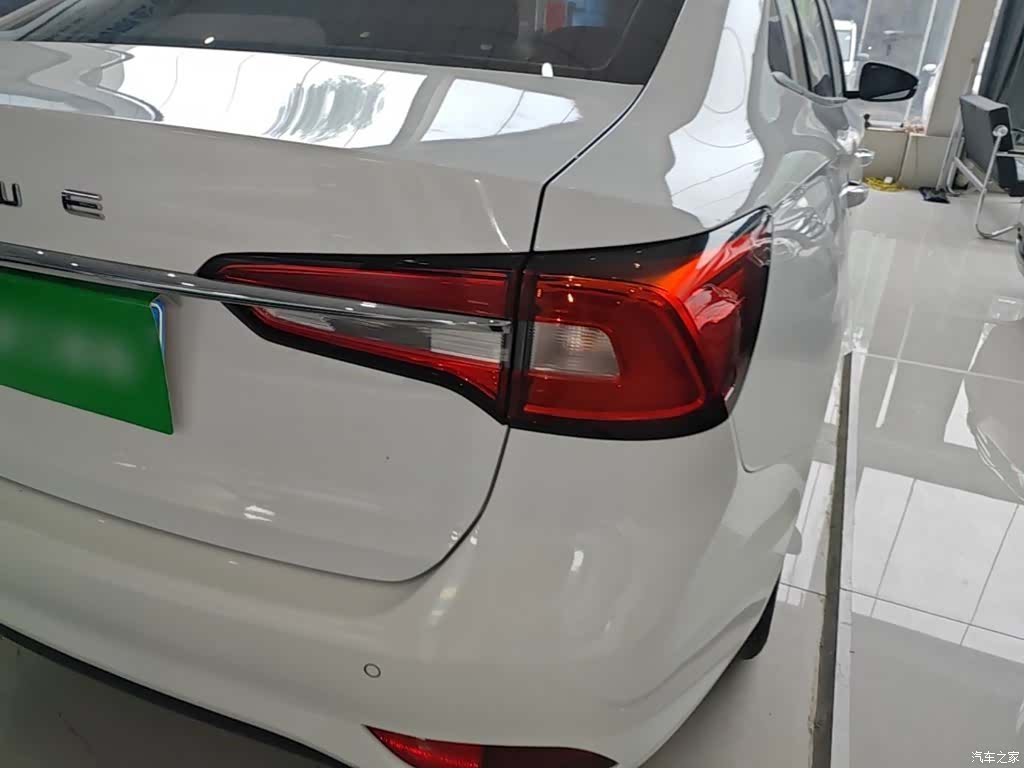 Roewe i5, 2020 8