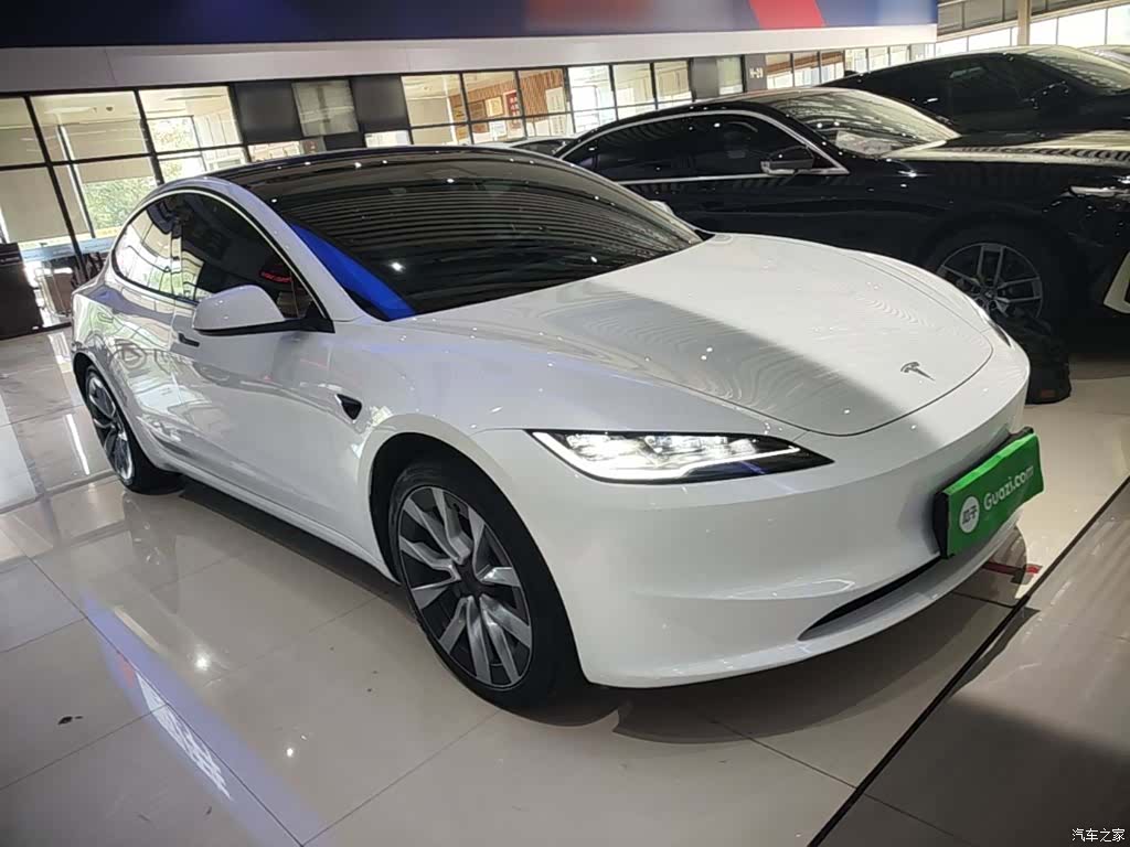 Tesla Model 3, 2024 4