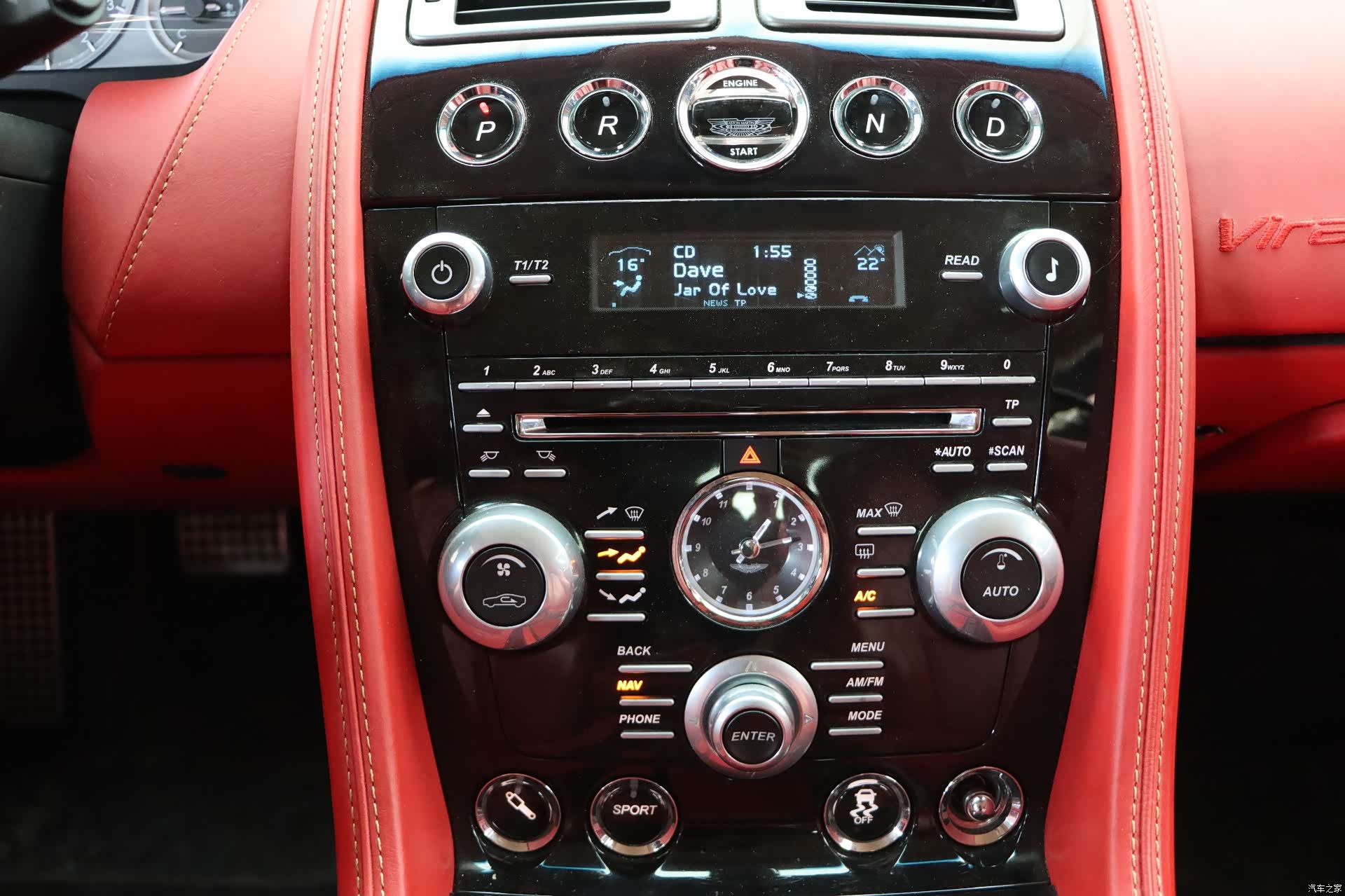 Aston Martin Virage, 2012 6