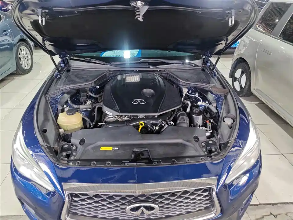 Infiniti Q50L