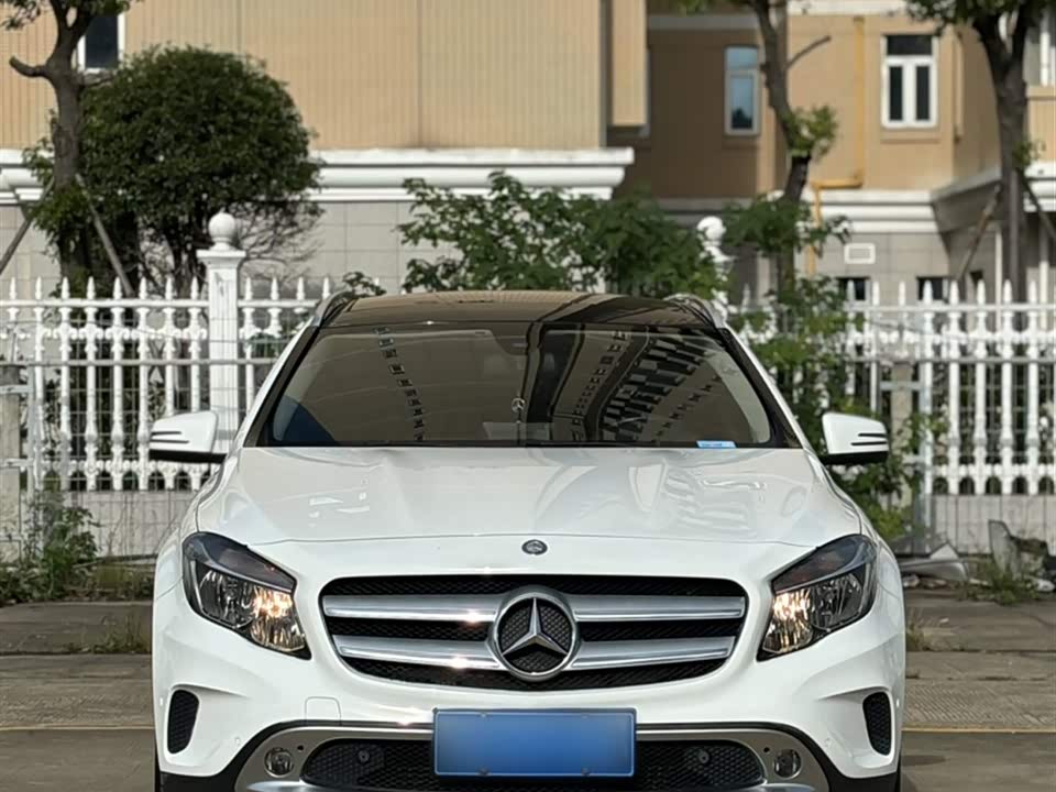 Mercedes-Benz GLA