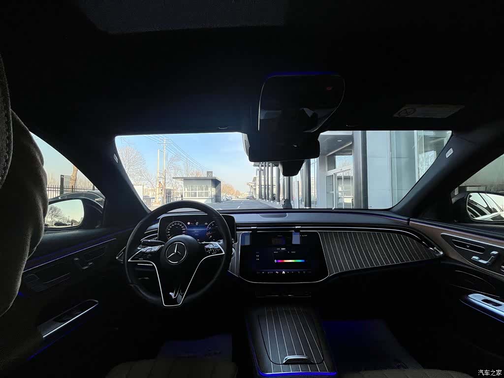 Mercedes-Benz E-Class, 2024 22