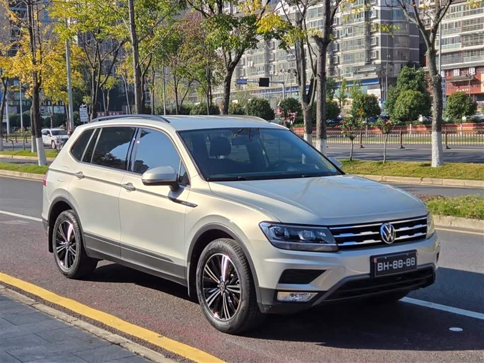 Volkswagen Tiguan L