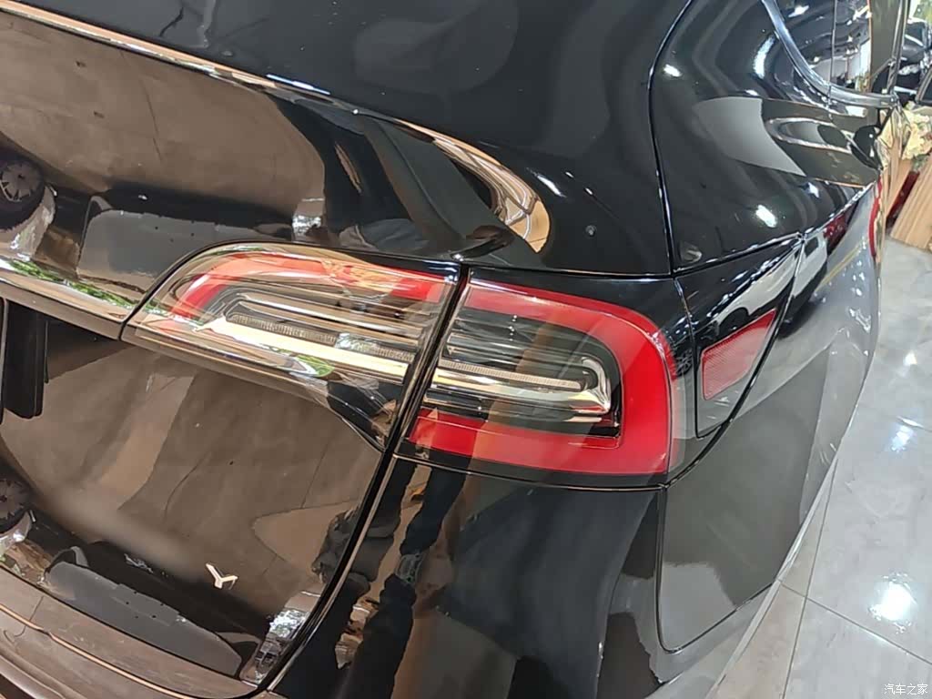 Tesla Model Y, 2023 8