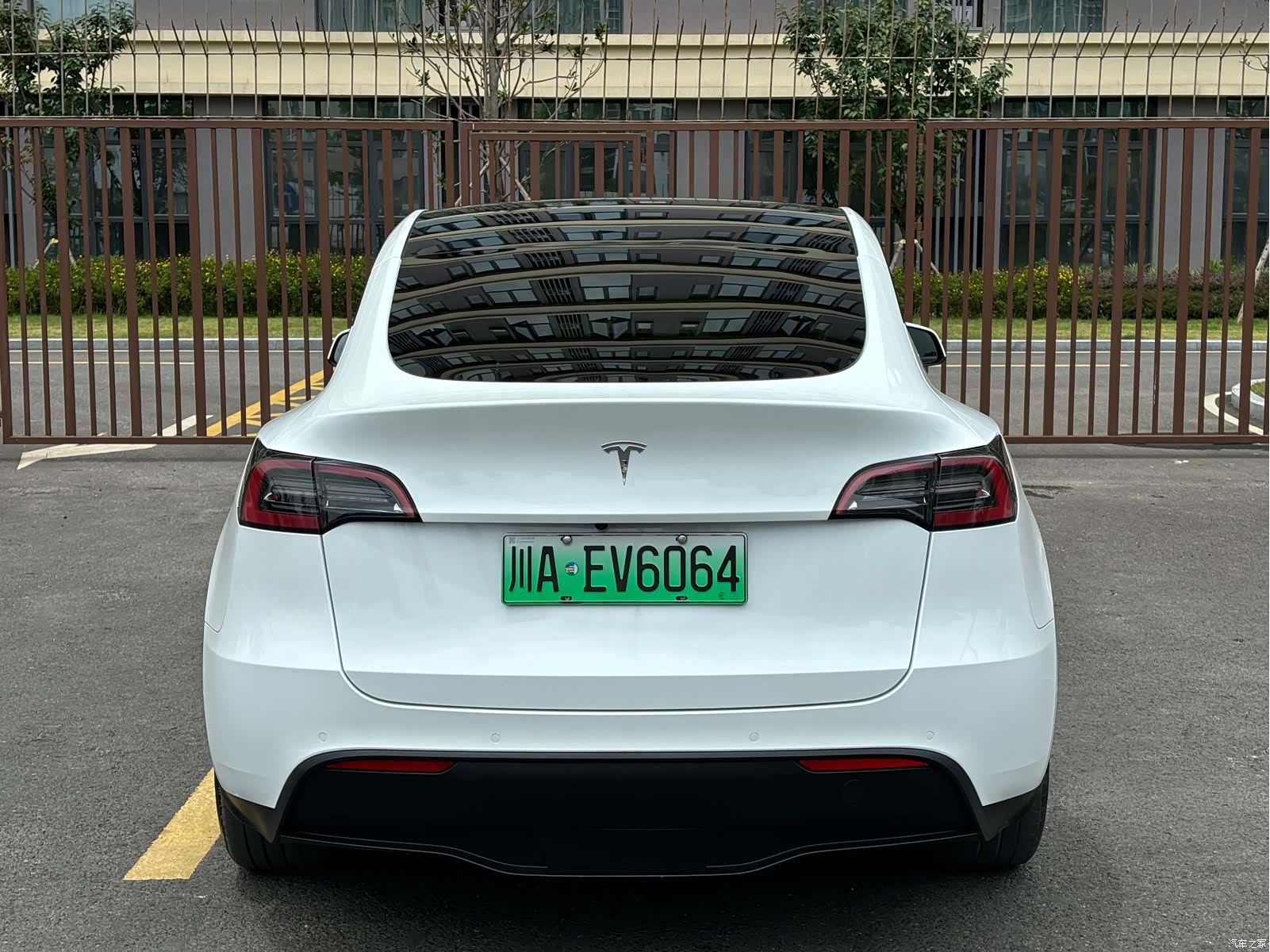 Tesla Model Y, 2024 17