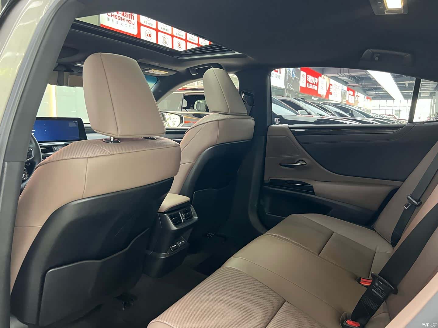Lexus ES, 2023 11