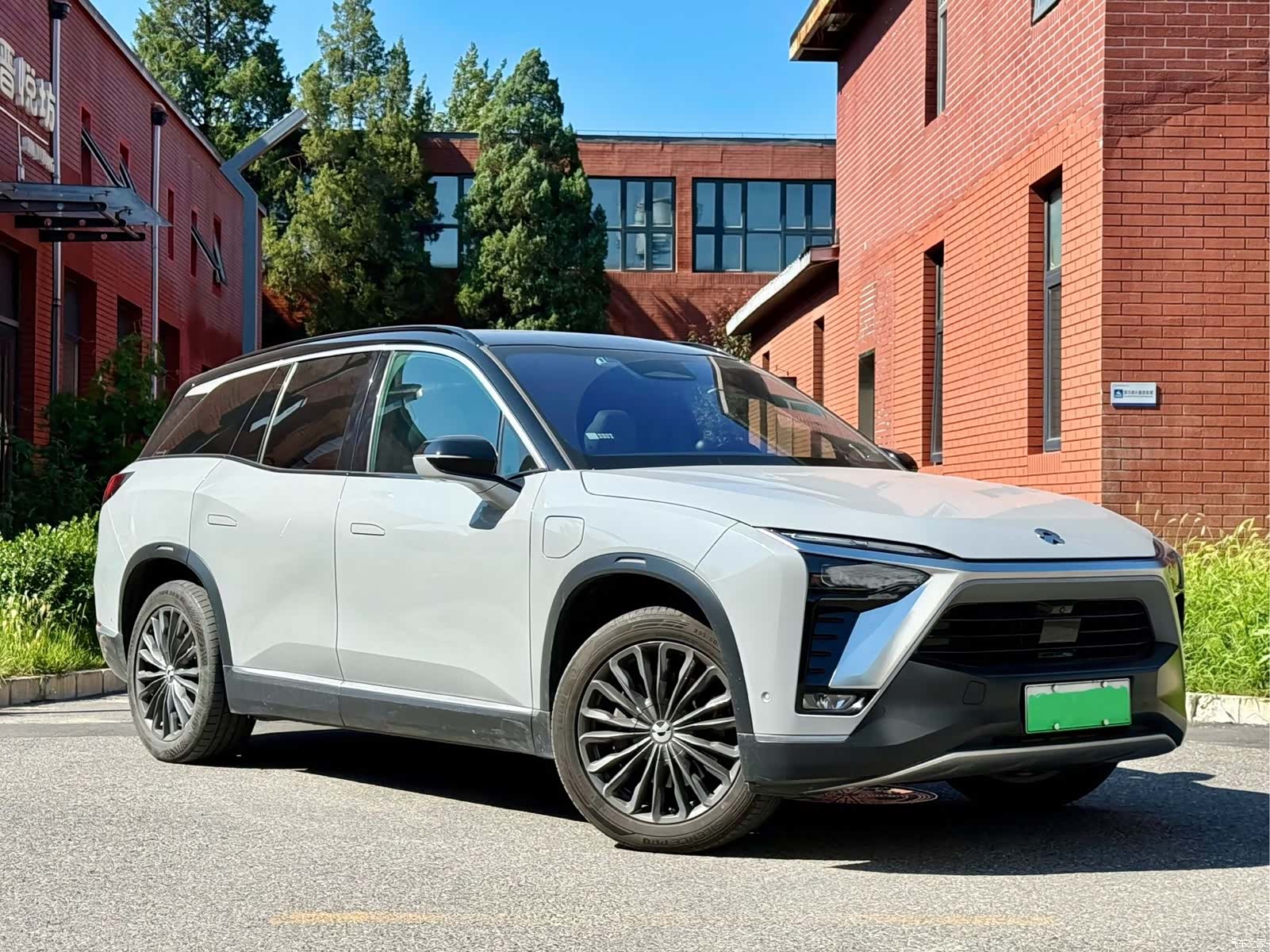 NIO ES8, 2021 3