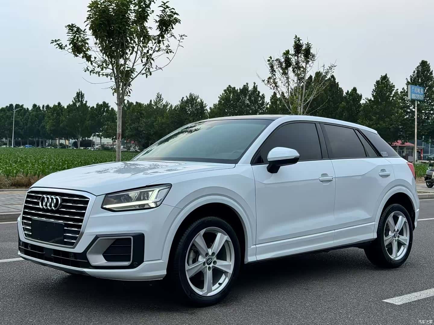 Audi Q2L, 2019 1
