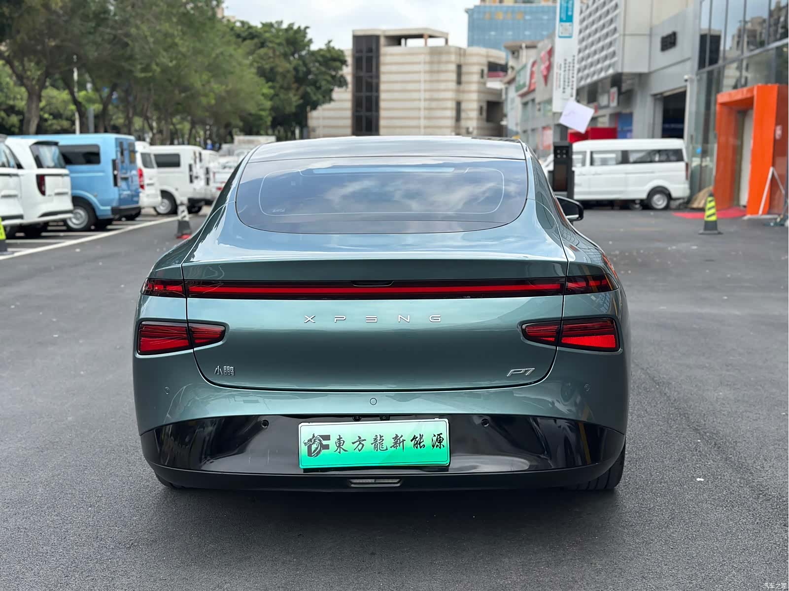 Xpeng P7, 2023 все фото