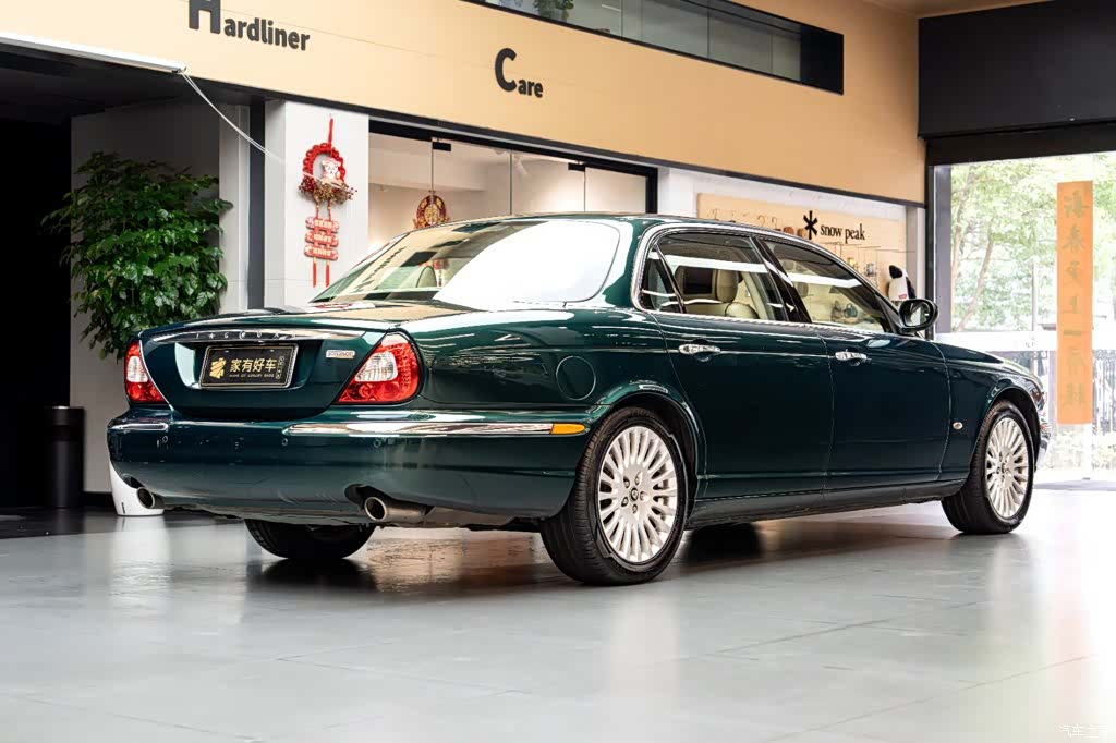 Jaguar XJ, 2006 4
