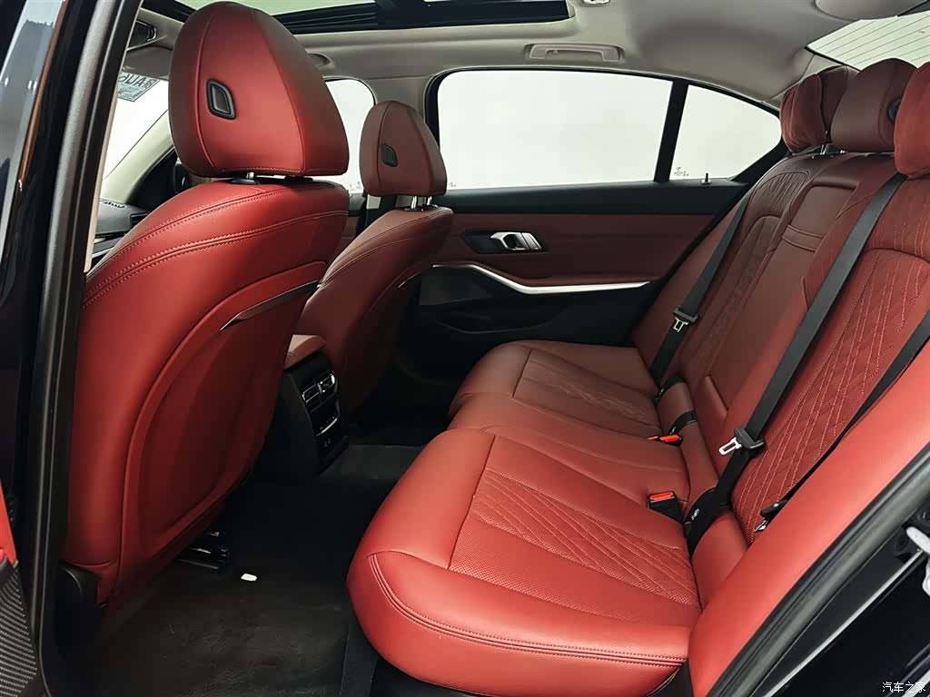 BMW 3 Series, 2023 22