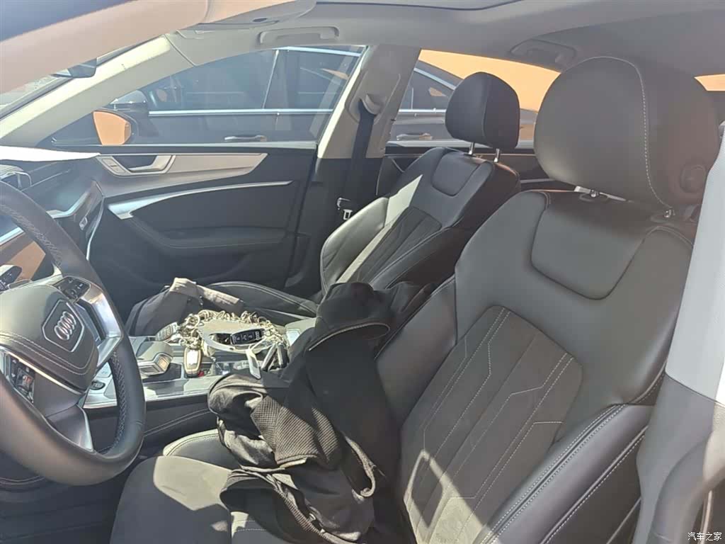 Audi A7L, 2024 15
