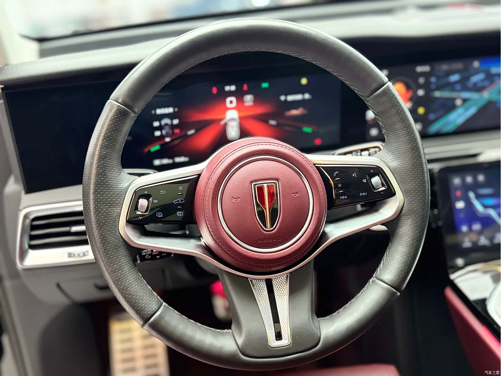 Hongqi E-HS9, 2023 12