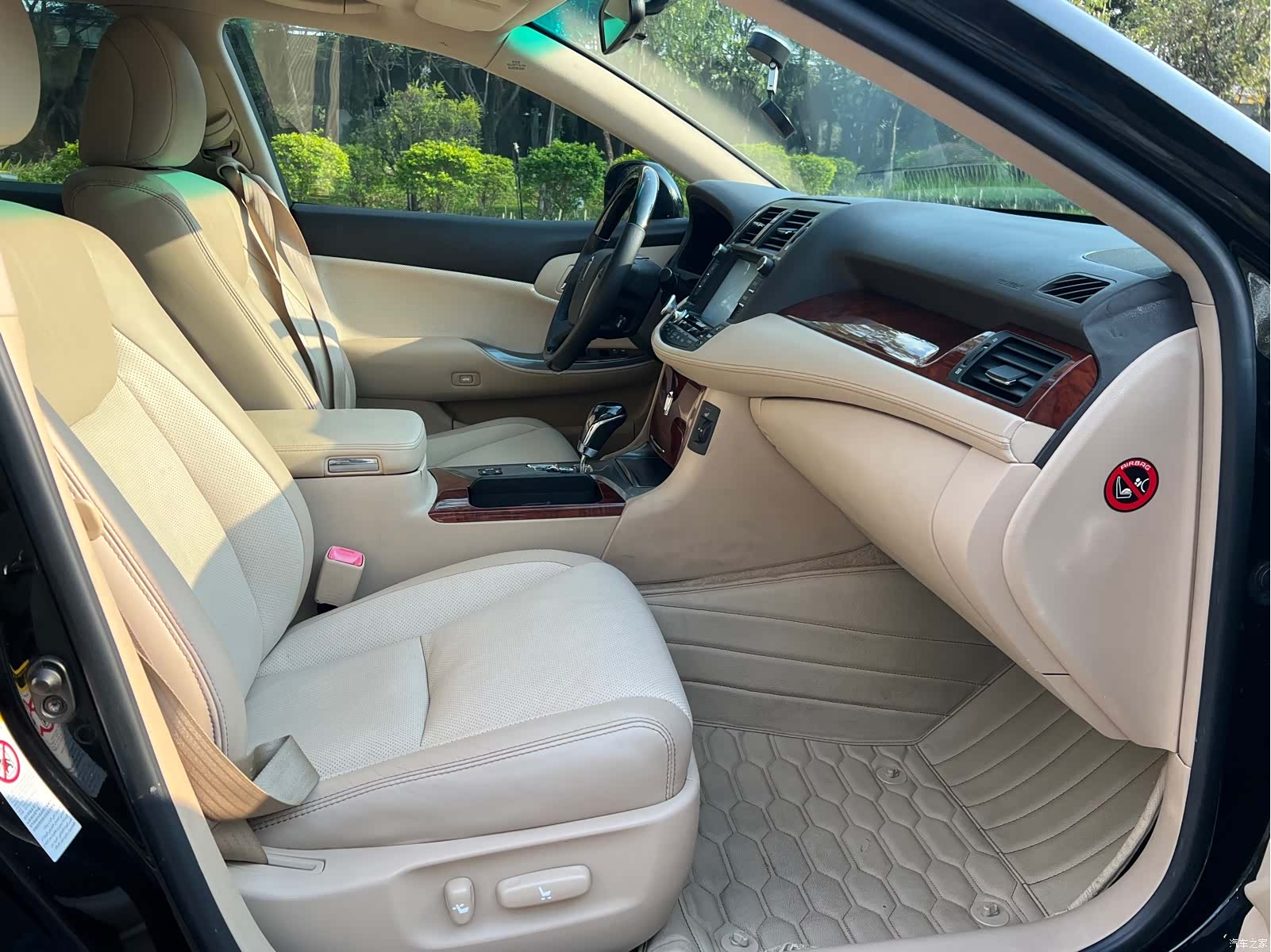 Toyota Crown, 2014 10