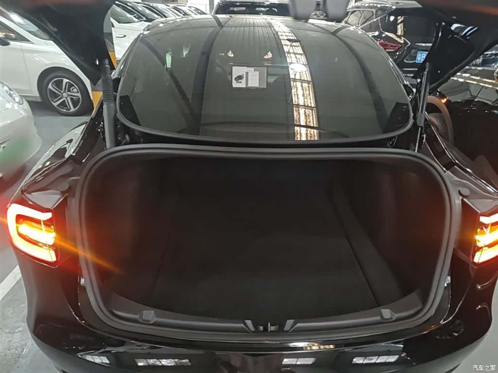 Tesla Model 3, 2023 19