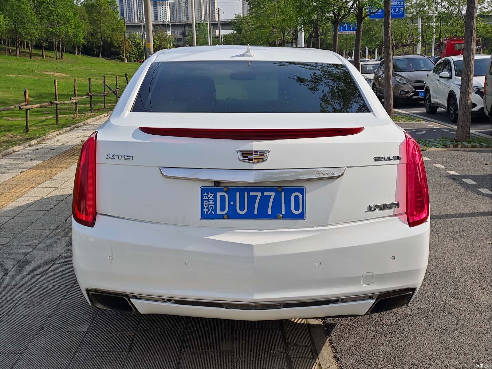 Cadillac XTS, 2016 8