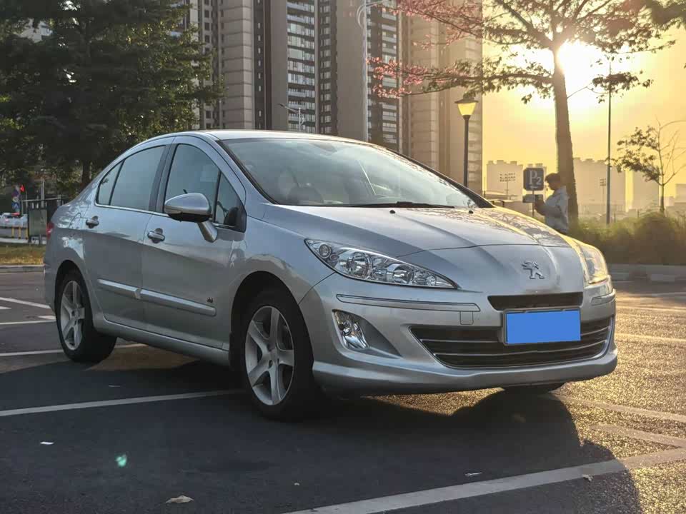 Peugeot 408