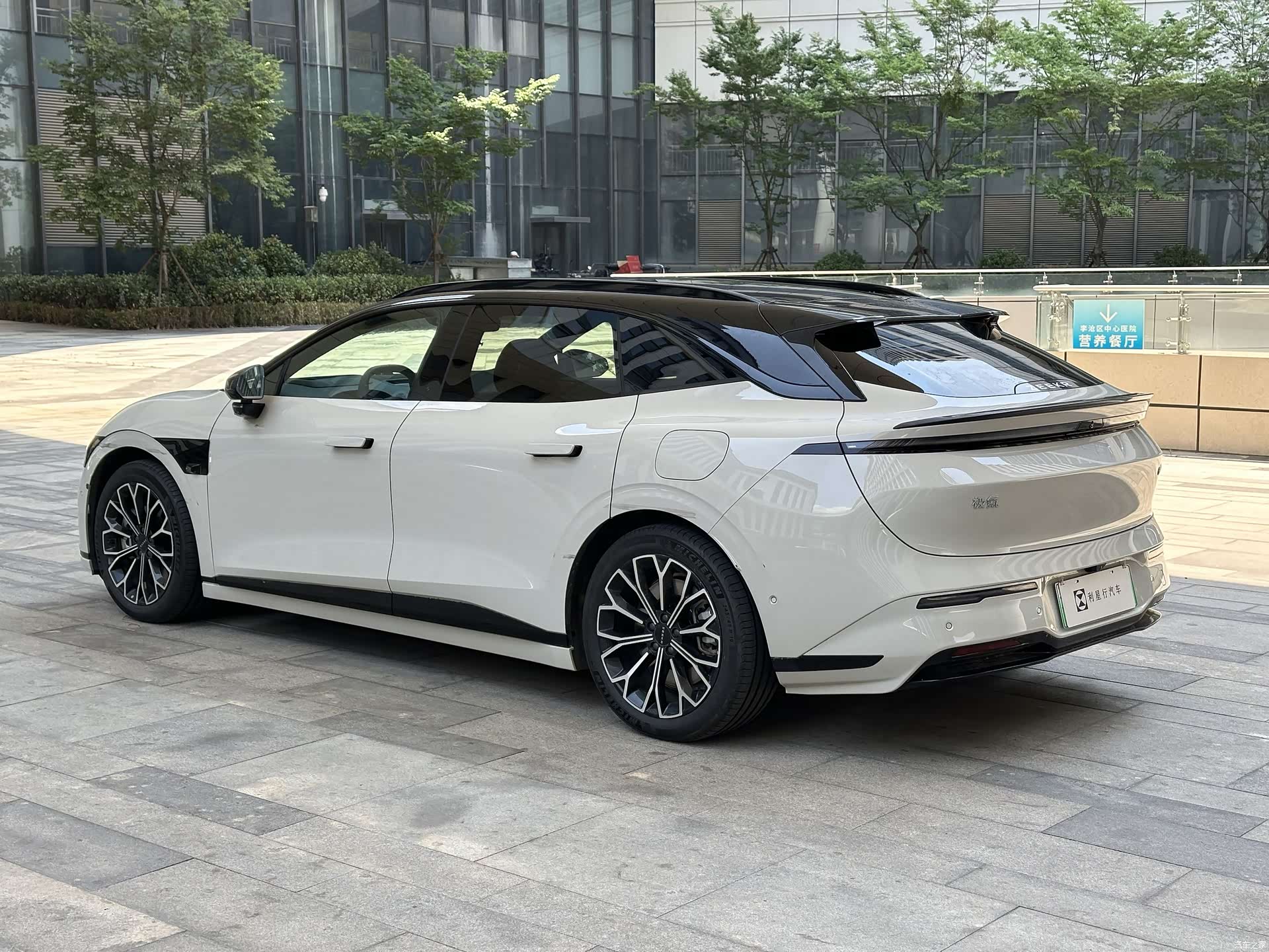 Zeekr 007, 2025 6