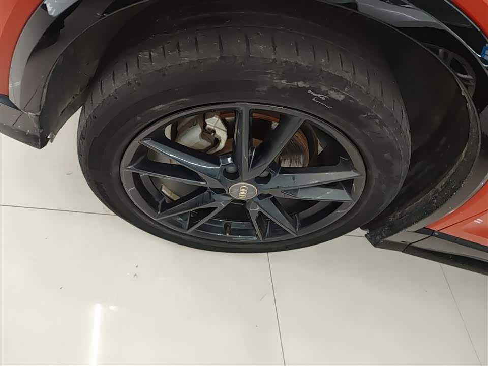 Audi Q2L Audi Q2L