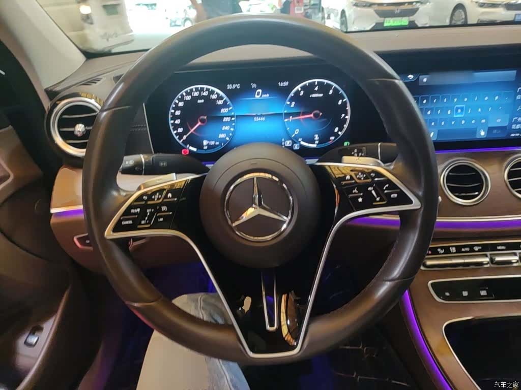 Mercedes-Benz E-Class, 2022 11