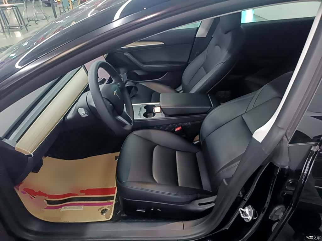 Tesla Model 3, 2023 15