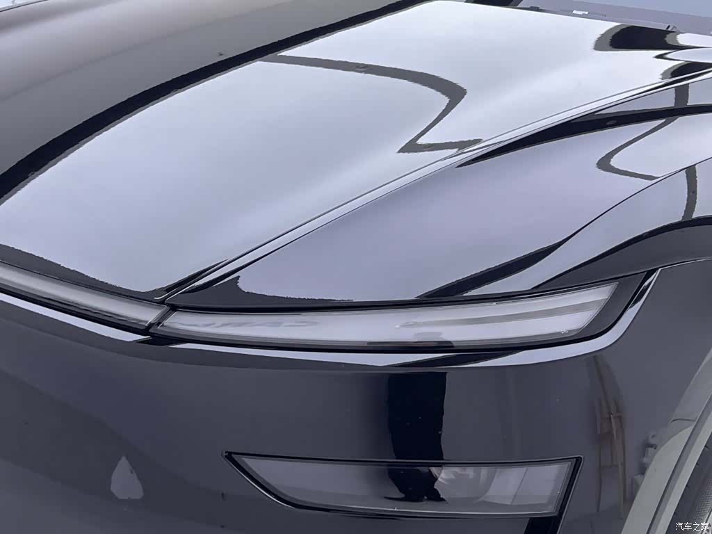 Tesla Model Y, 2025 12