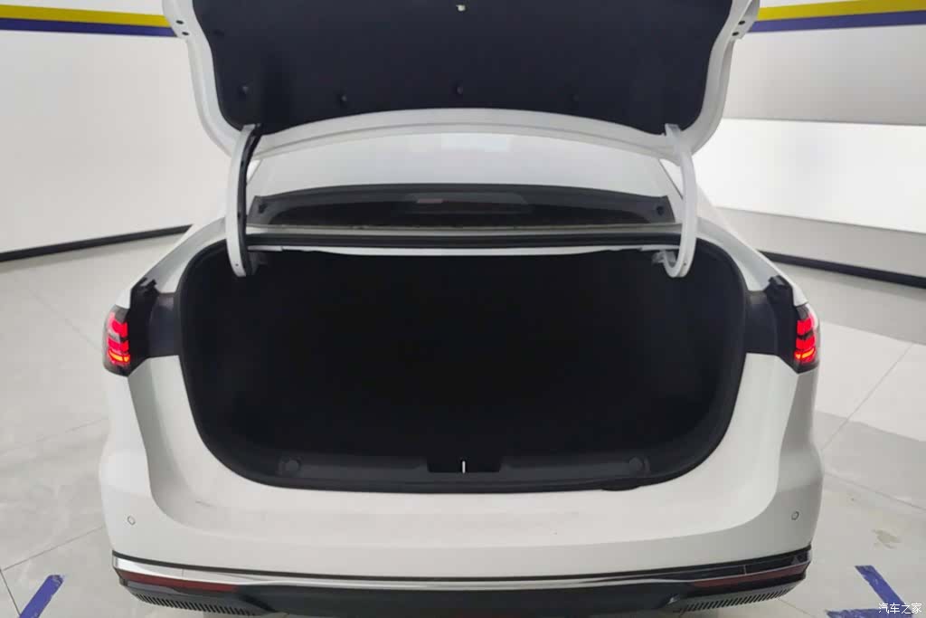 Geely 6, 2026 4