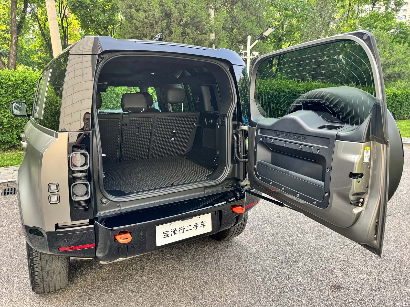 Land Rover Defender, 2025 6