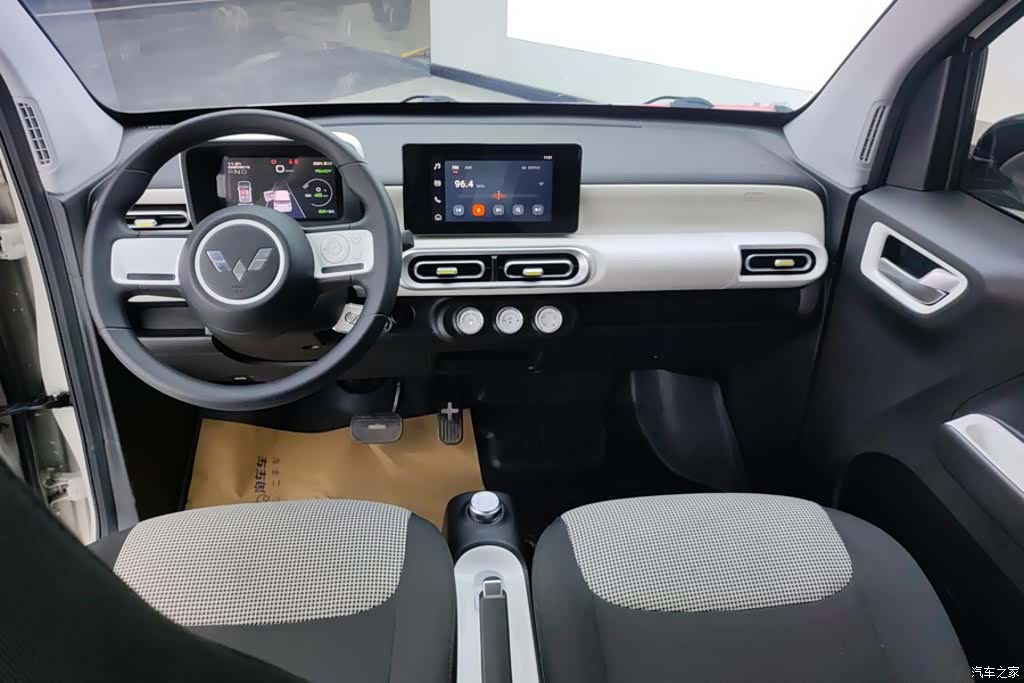 Wuling MINIEV, 2024 12