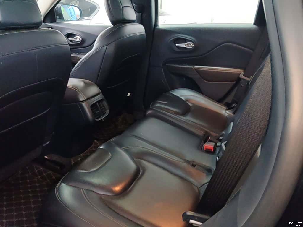 Jeep Cherokee, 2017 17