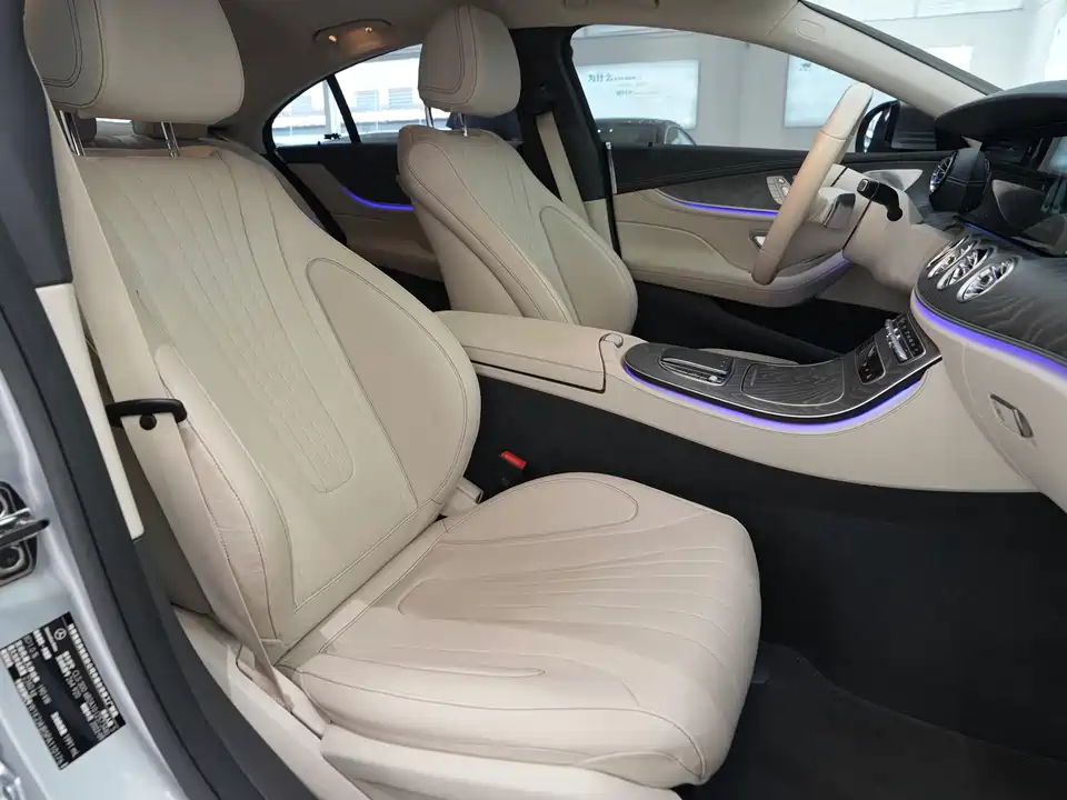 Mercedes-Benz CLS Mercedes-Benz CLS