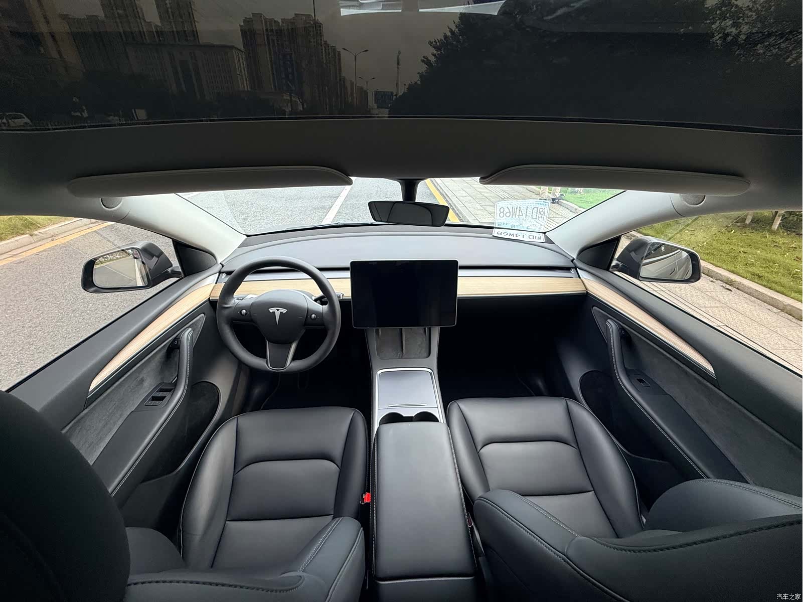 Tesla Model Y, 2022 все фото