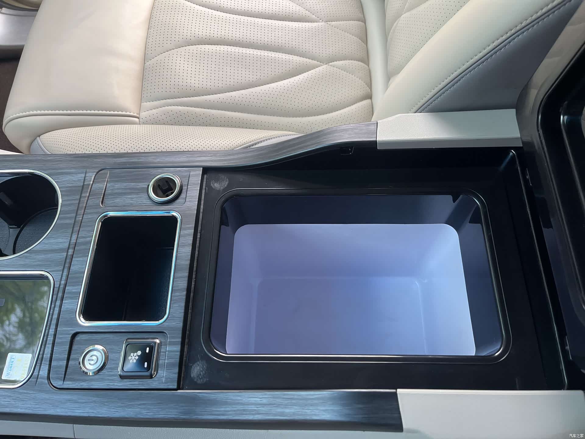 Buick GL8, 2022 11
