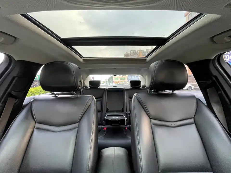 Cadillac XTS