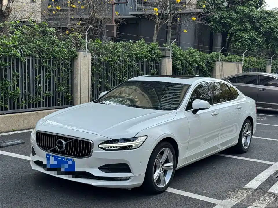 Volvo S90